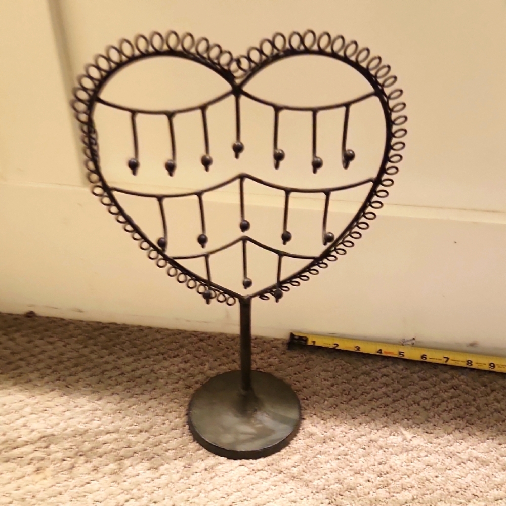 Heart Shaped Metal Jewelry Holder. bracelet, rings, earrings